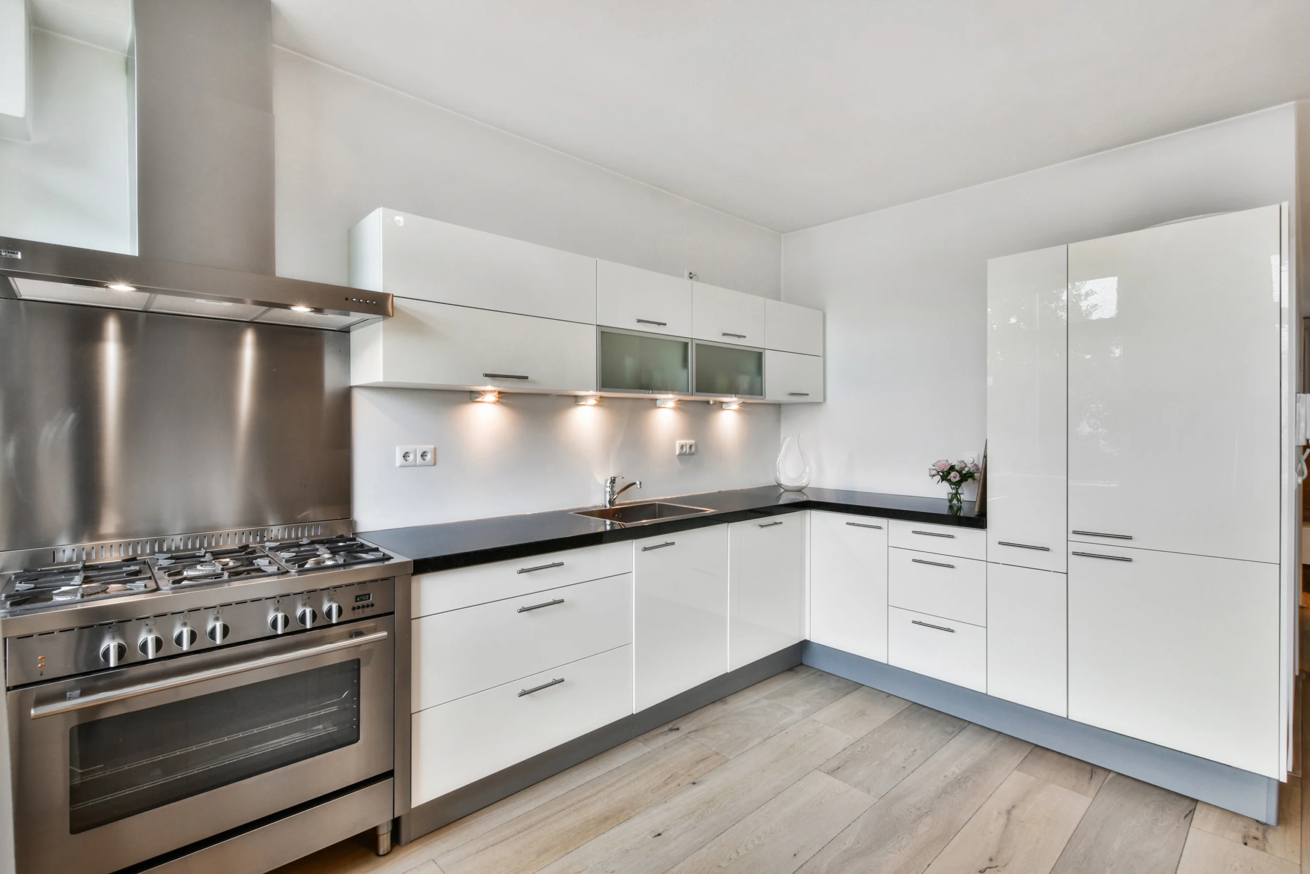 Home modular kitchen interior designer in vadodara